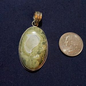 Green jasper with a 20 in chain